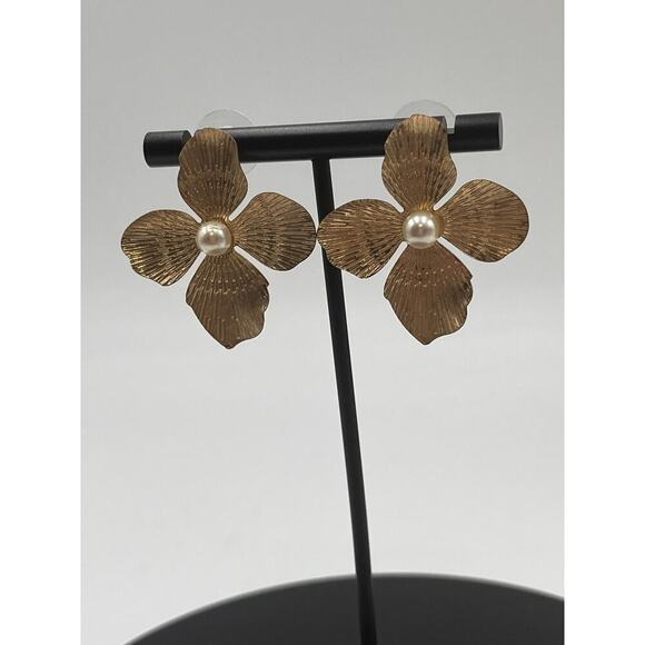 Shashi Women's Elegant‎ Blossom Flower 14K Gold Plated Pearl Pierced Earrings - Picture 8 of 10